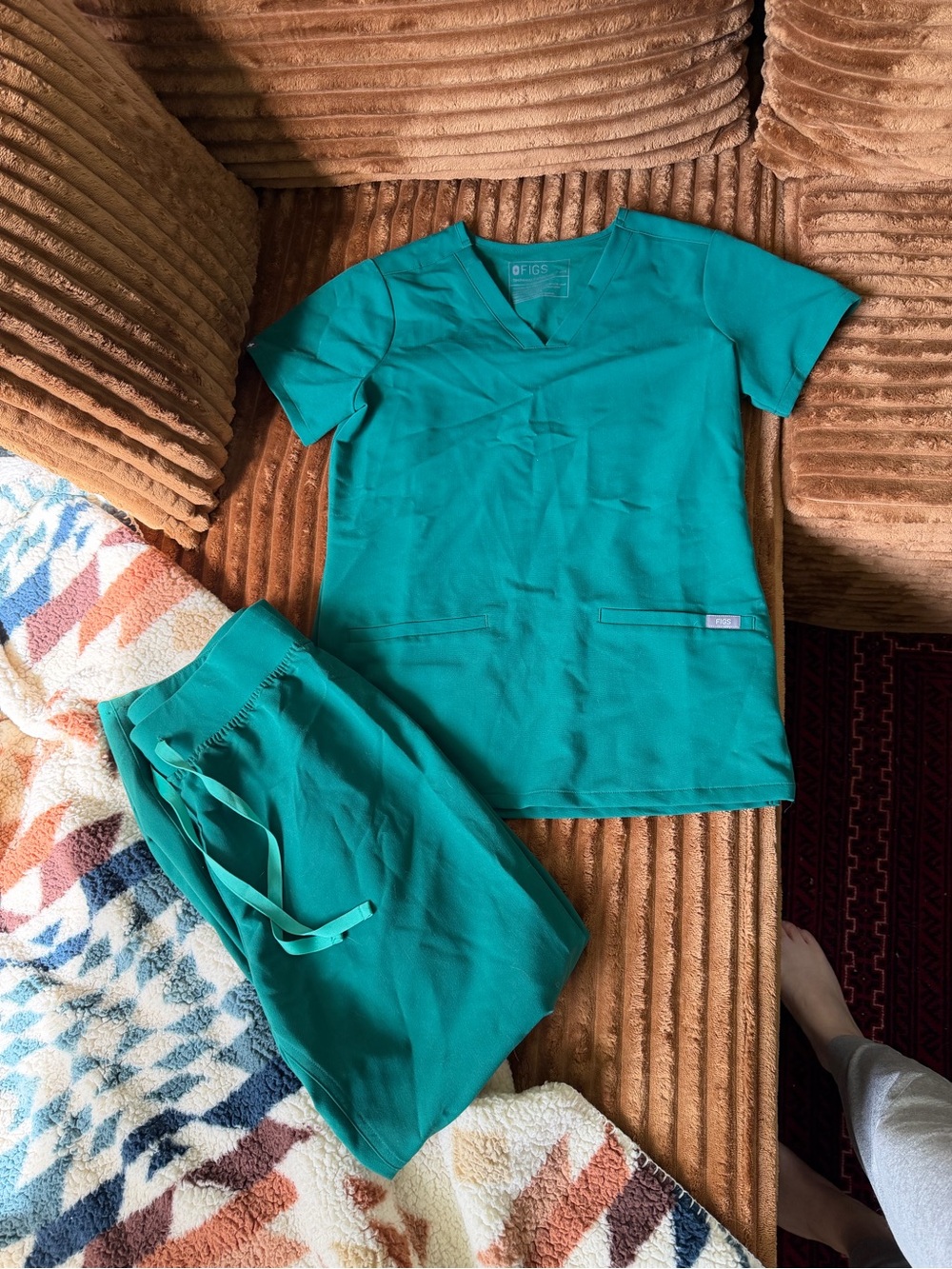 FIGS scrubs never worn in teal/green with light green tie XXS top and S/P bottom